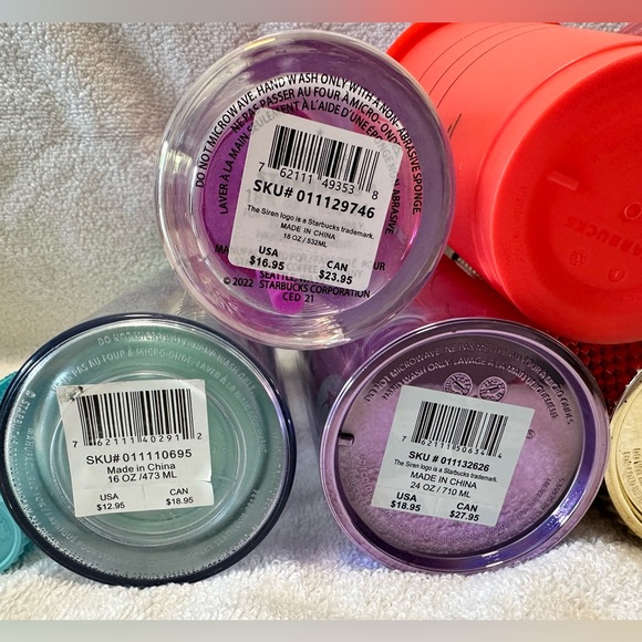 Set of 7 Starbucks cups and a keychain - Picture 10 of 10